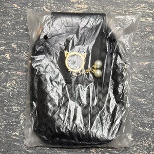 Elegant Black Quilted Women's Bag